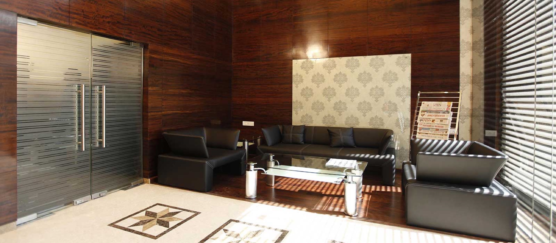 24/7 reception